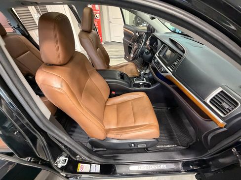Used 2018 Toyota Highlander Limited AWD/4WD image 42