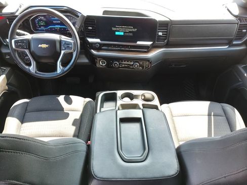 Used 2023 Chevrolet Silverado 1500 LT AWD/4WD image 7