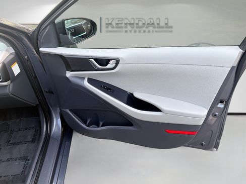 Used 2018 Hyundai Ioniq SEL FWD image 29