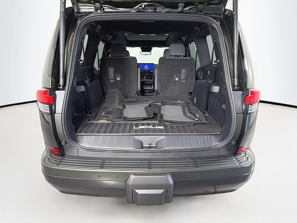 Used 2025 Lexus GX 550 w/ Accessory Package (2T) AWD/4WD image 32