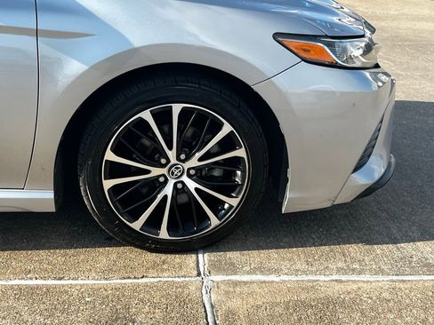 Used 2019 Toyota Camry SE image 8