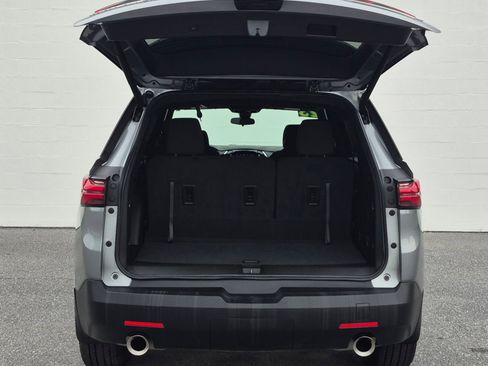 Used 2023 Chevrolet Traverse LT image 29