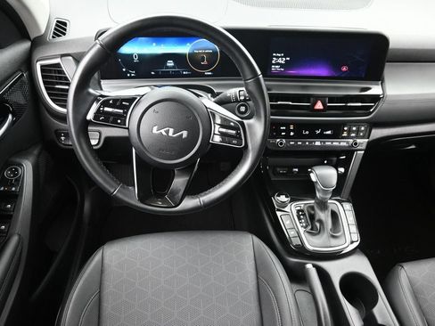 Used 2024 Kia Seltos EX AWD/4WD image 14