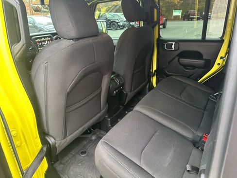 Used 2023 Jeep Wrangler Unlimited w/ Cold Weather Group image 31