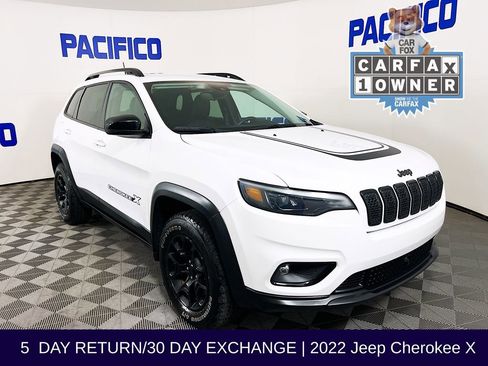 Used 2022 Jeep Cherokee Latitude image 1