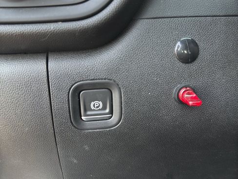 Used 2024 GMC Sierra 2500 Pro AWD/4WD image 24