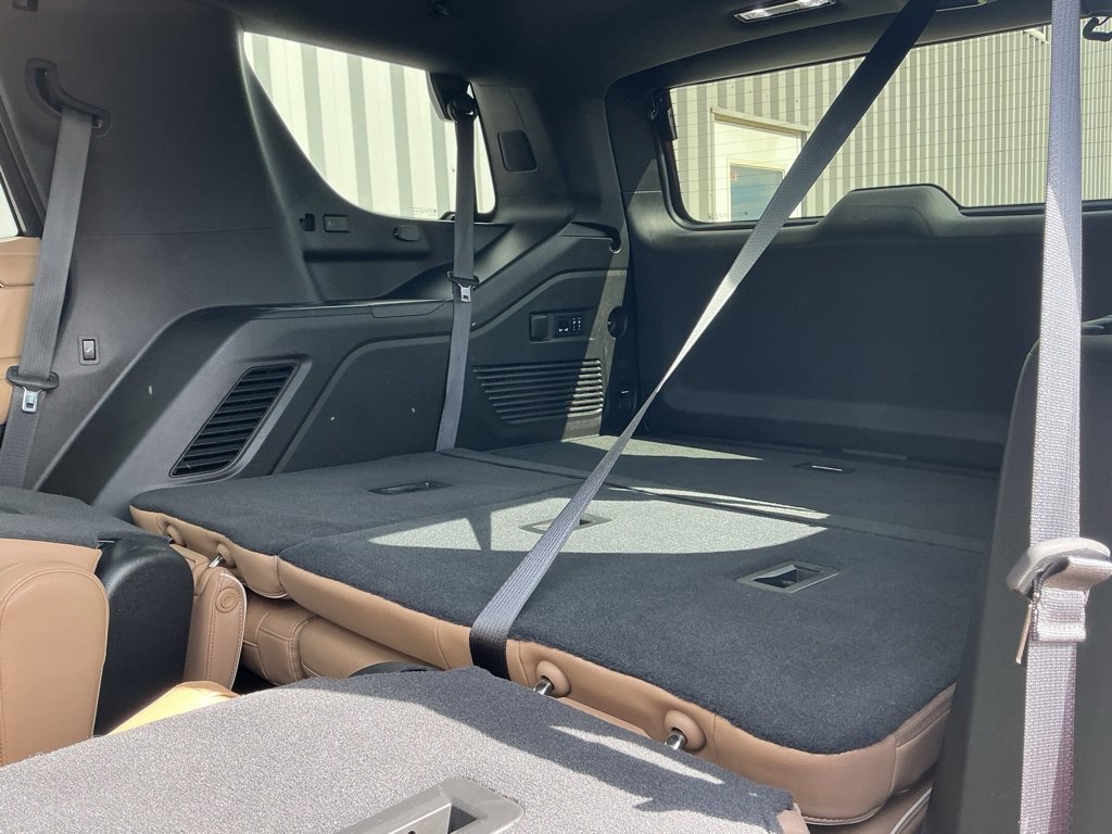 Used 2021 Chevrolet Tahoe Premier AWD/4WD image 23