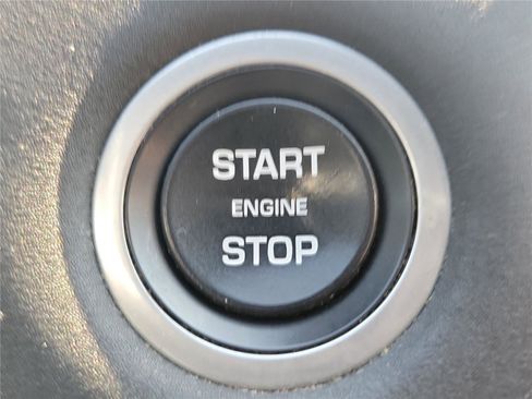 Used 2020 Land Rover Discovery Landmark AWD/4WD image 33