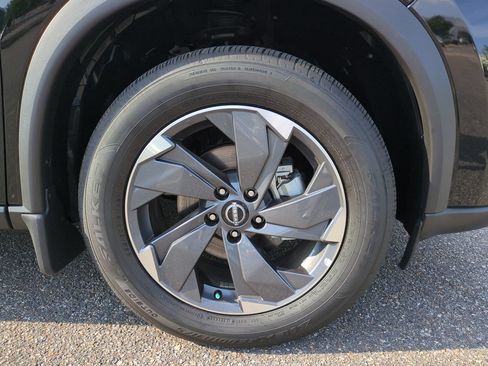 Used 2026 Nissan Rogue SV FWD image 11