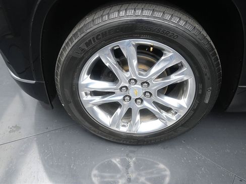 Used 2019 Chevrolet Traverse High Country AWD/4WD image 16
