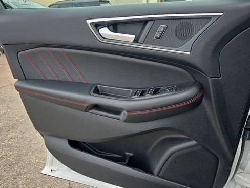 Used 2024 Ford Edge ST-Line image 27