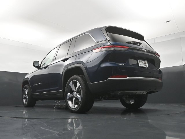 New 2026 Jeep Grand Cherokee Limited w/ Trailer Tow Package AWD/4WD image 22