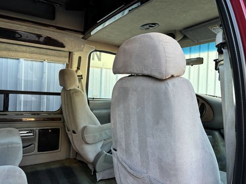 Used 2003 Ford E-150 and Econoline 150 image 12