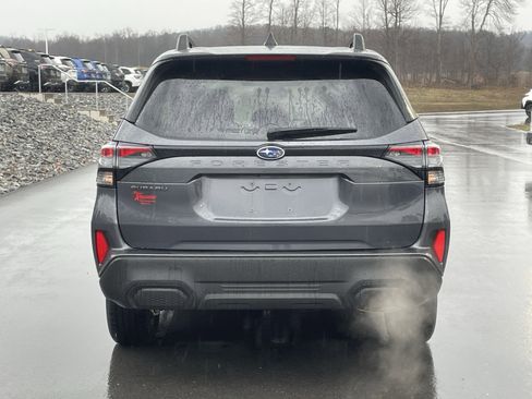 Used 2025 Subaru Forester Premium image 4