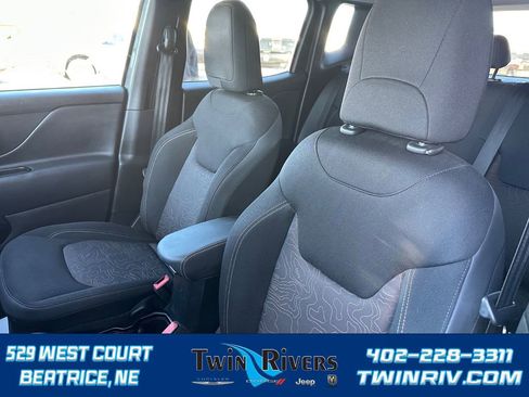 Certified 2023 Jeep Renegade Latitude image 12