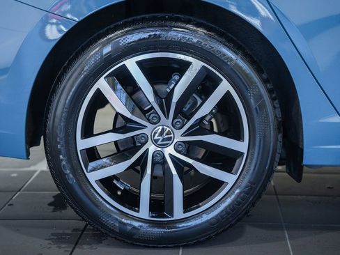 Used 2025 Volkswagen Jetta SE FWD image 15