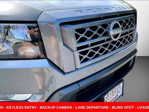 Used 2023 Nissan Frontier SV w/ SV Convenience Package AWD/4WD image 32