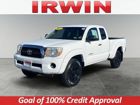 Used 2011 Toyota Tacoma PreRunner image 1