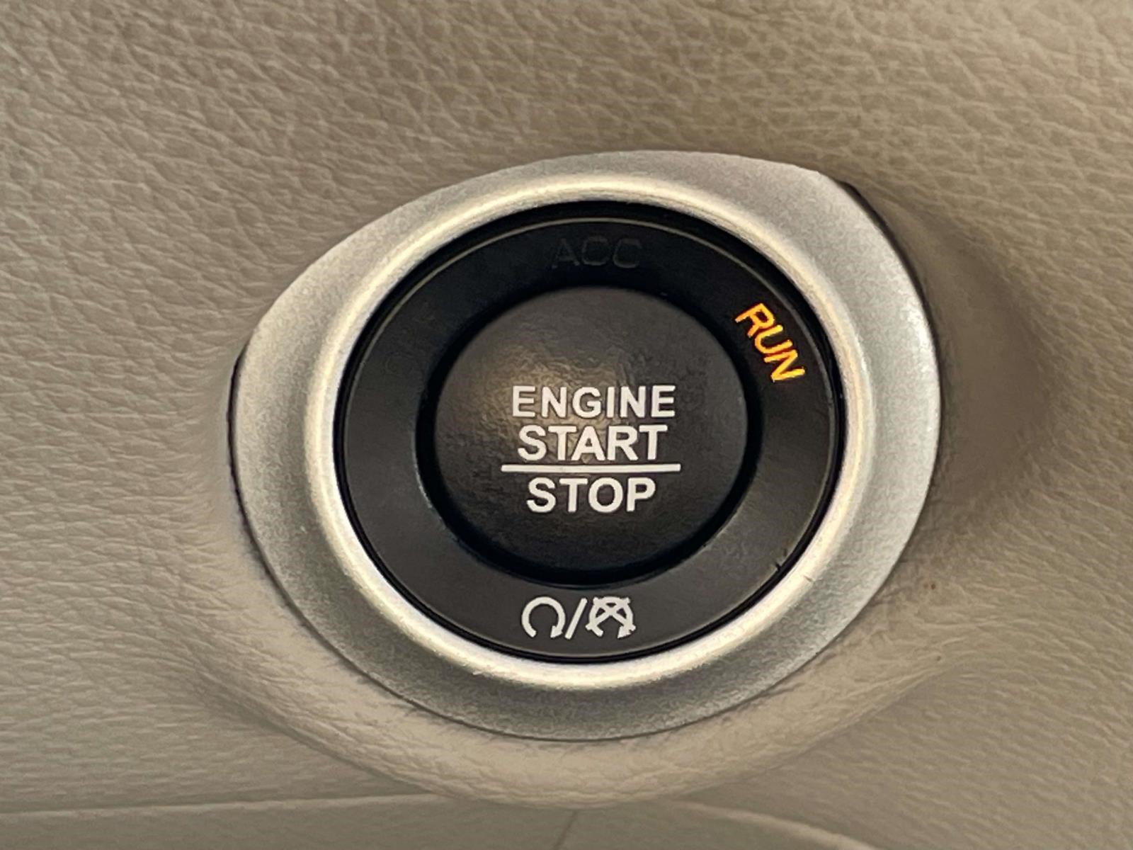Used 2023 Chrysler Pacifica Limited FWD image 26