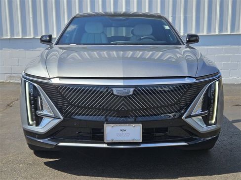 New 2025 Cadillac Lyriq Luxury image 8