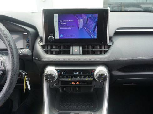 Used 2025 Toyota RAV4 LE AWD/4WD image 8