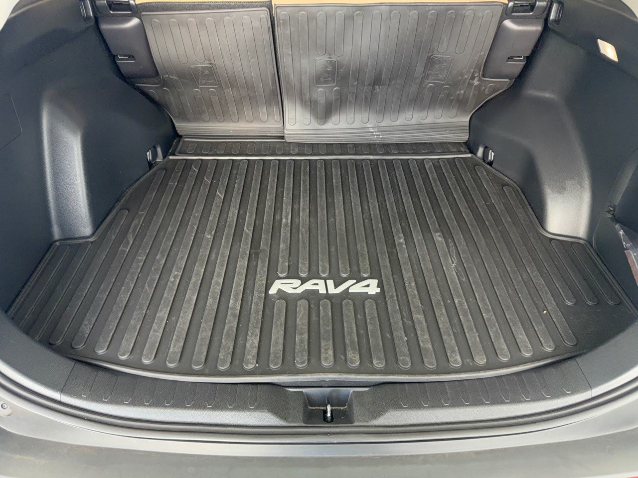 Certified 2025 Toyota RAV4 LE AWD/4WD image 28