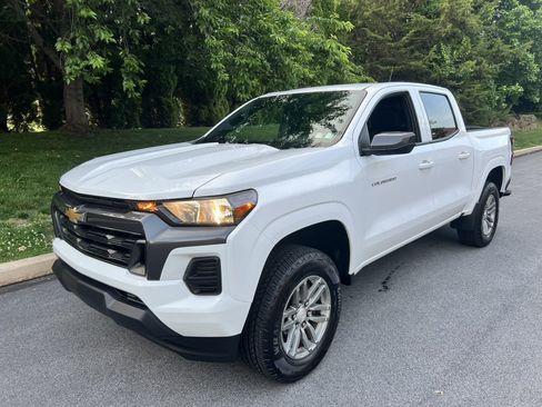 Used 2025 Chevrolet Colorado LT w/ Advanced Trailering Package RWD image 45