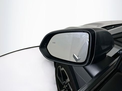 Used 2025 Chevrolet Equinox EV LT FWD image 16