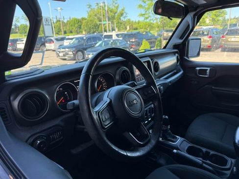 Used 2018 Jeep Wrangler Sport AWD/4WD image 5