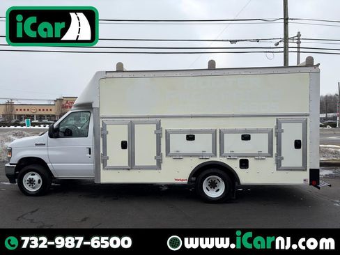 Used 2023 Ford E-450 and Econoline 450 Super Duty w/ Power Windows & Locks Group image 1