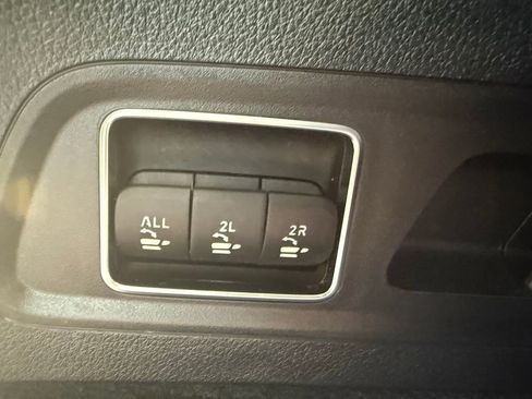 Used 2023 Mercedes-Benz GLS 450 4MATIC image 11