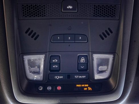 Used 2020 Cadillac XT6 Premium Luxury image 31