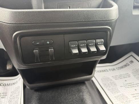Used 2016 Ford Transit 250 130 Low Roof RWD image 23