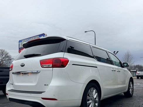 Used 2016 Kia Sedona EX FWD image 4