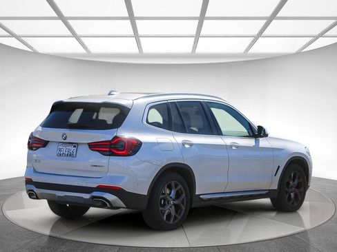 Used 2023 BMW X3 xDrive30i w/ Premium Package image 3