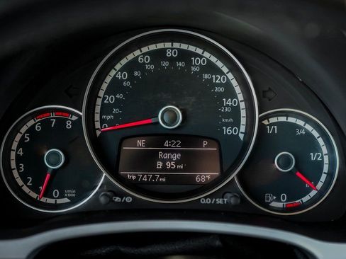 Used 2014 Volkswagen Beetle R-Line image 14