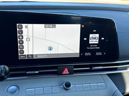 Used 2023 Hyundai Elantra Limited image 22