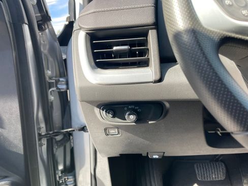 Used 2024 GMC Terrain SLE image 15