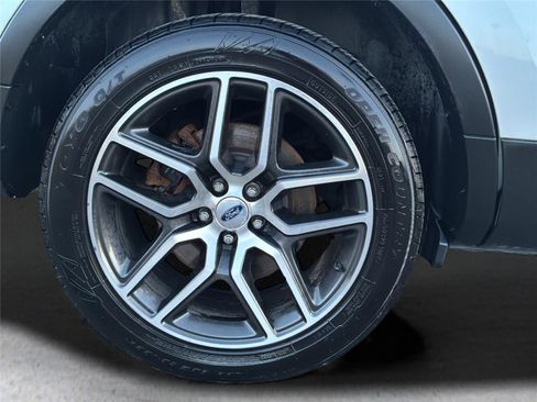 Used 2019 Ford Explorer Sport image 29