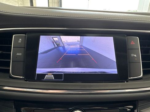 Used 2020 Buick Enclave Essence AWD/4WD image 28