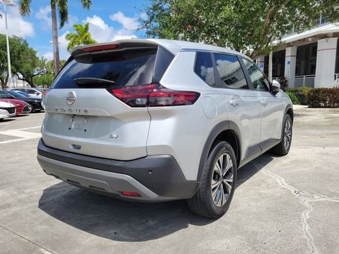 Used 2023 Nissan Rogue SV image 4