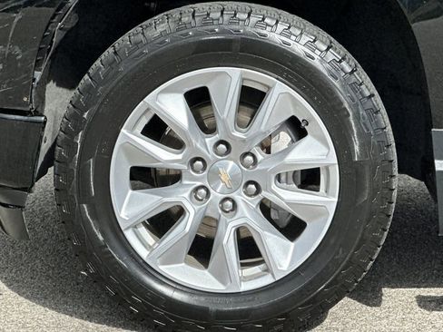 Used 2023 Chevrolet Silverado 1500 Custom AWD/4WD image 30