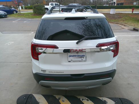 Used 2021 GMC Acadia SLT w/ Technology Package image 11