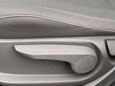 Used 2024 Hyundai Elantra SEL w/ Convenience Package image 17