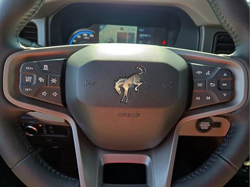 Used 2024 Ford Bronco Wildtrak image 19