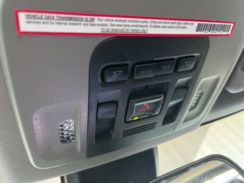 Used 2023 Toyota Camry SE w/ Cold Weather Package image 18