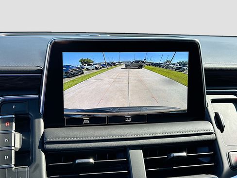 Used 2021 Chevrolet Tahoe Z71 AWD/4WD image 13