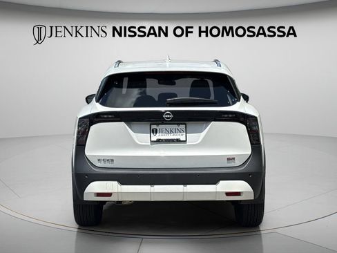 Certified 2025 Nissan Kicks SR FWD image 8