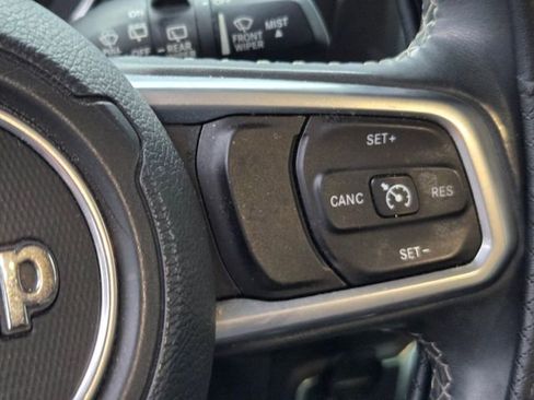 Used 2019 Jeep Wrangler Unlimited Sahara AWD/4WD image 7