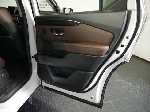 Used 2025 Honda Pilot Elite image 7